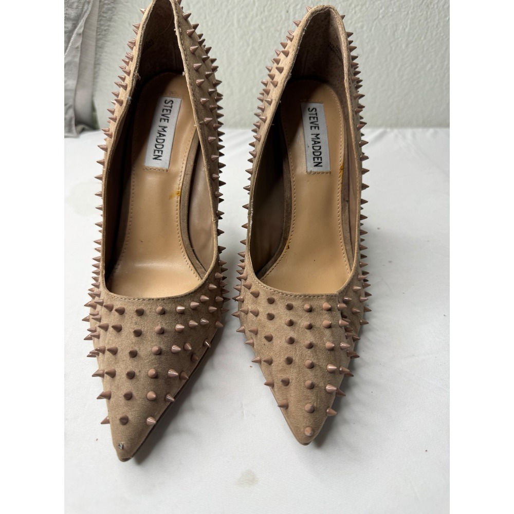 Steve Madden Spiked Pointed Toe Pumps Tan Suede Studded Stiletto Heels